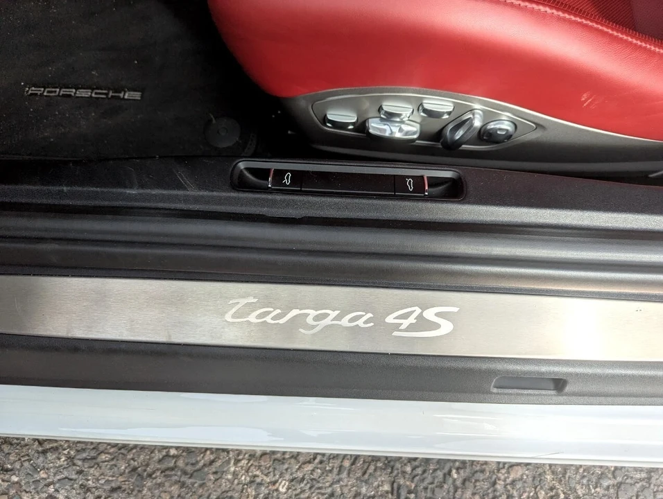 2017 Porsche 991 Targa 4 & 4S - Image 12 of 21