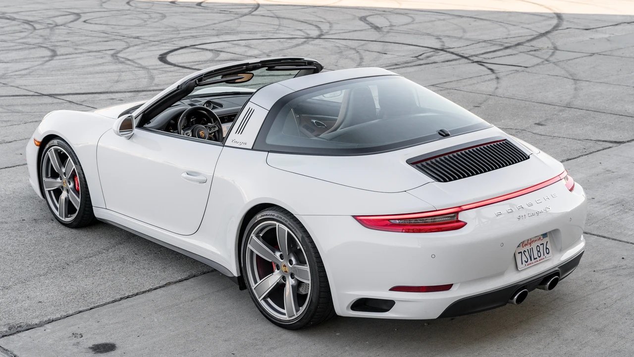 2017 Porsche 991 Targa 4 & 4S - Image 23 of 31