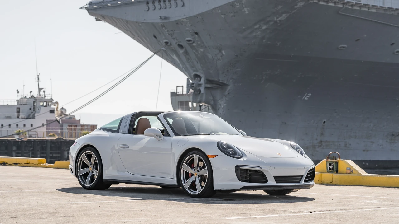 2017 Porsche 991 Targa 4 & 4S - Image 3 of 31