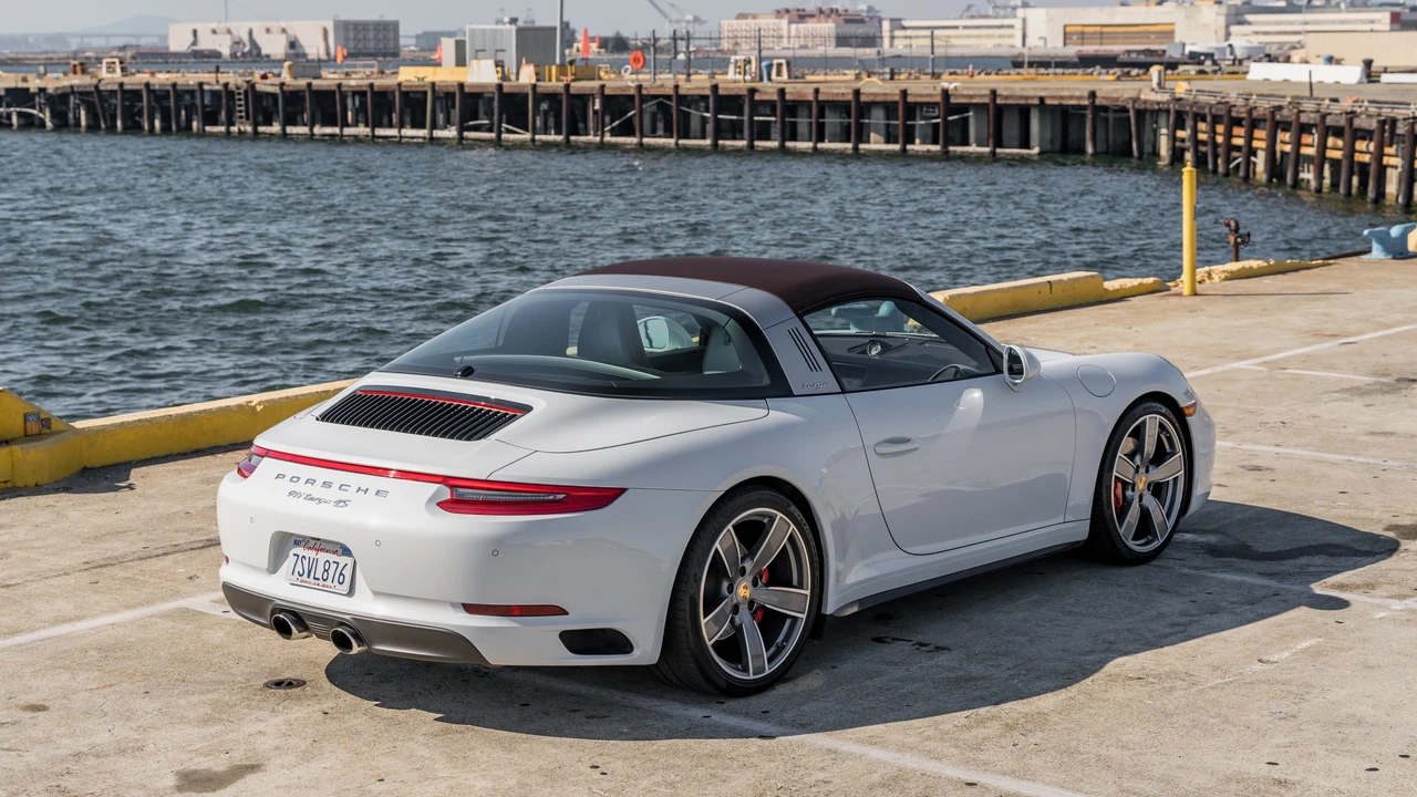 2017 Porsche 991 Targa 4 & 4S - Image 12 of 31