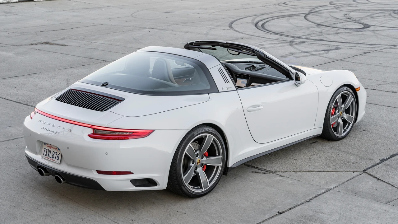 2017 Porsche 991 Targa 4 & 4S - Image 24 of 31
