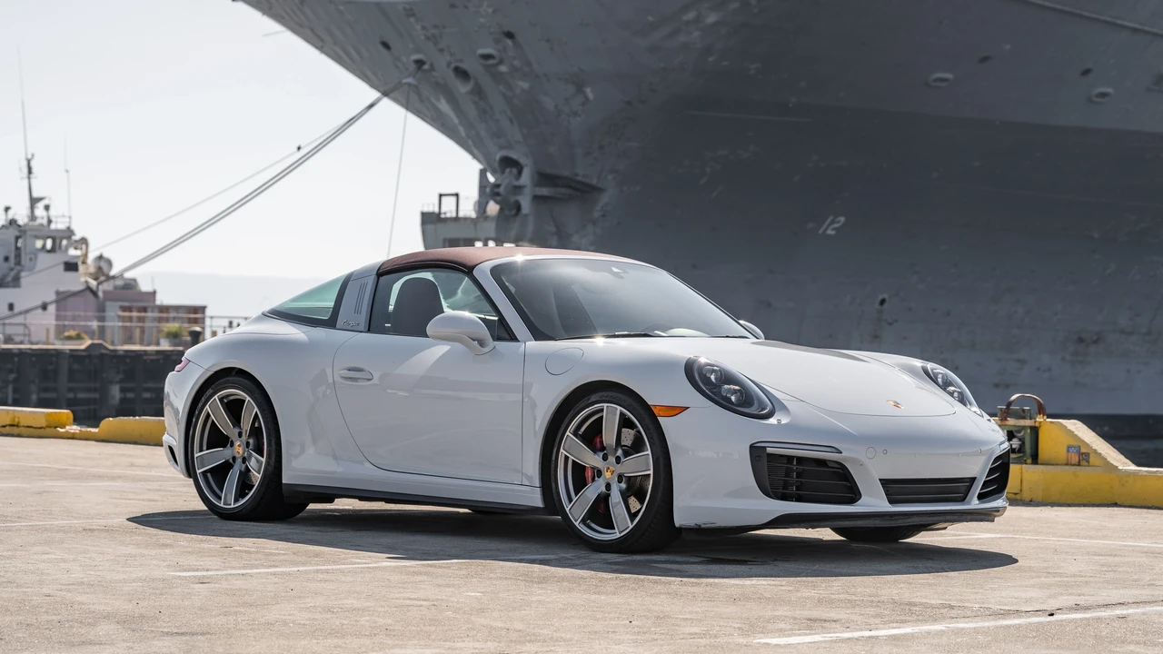 2017 Porsche 991 Targa 4 & 4S - Image 4 of 31