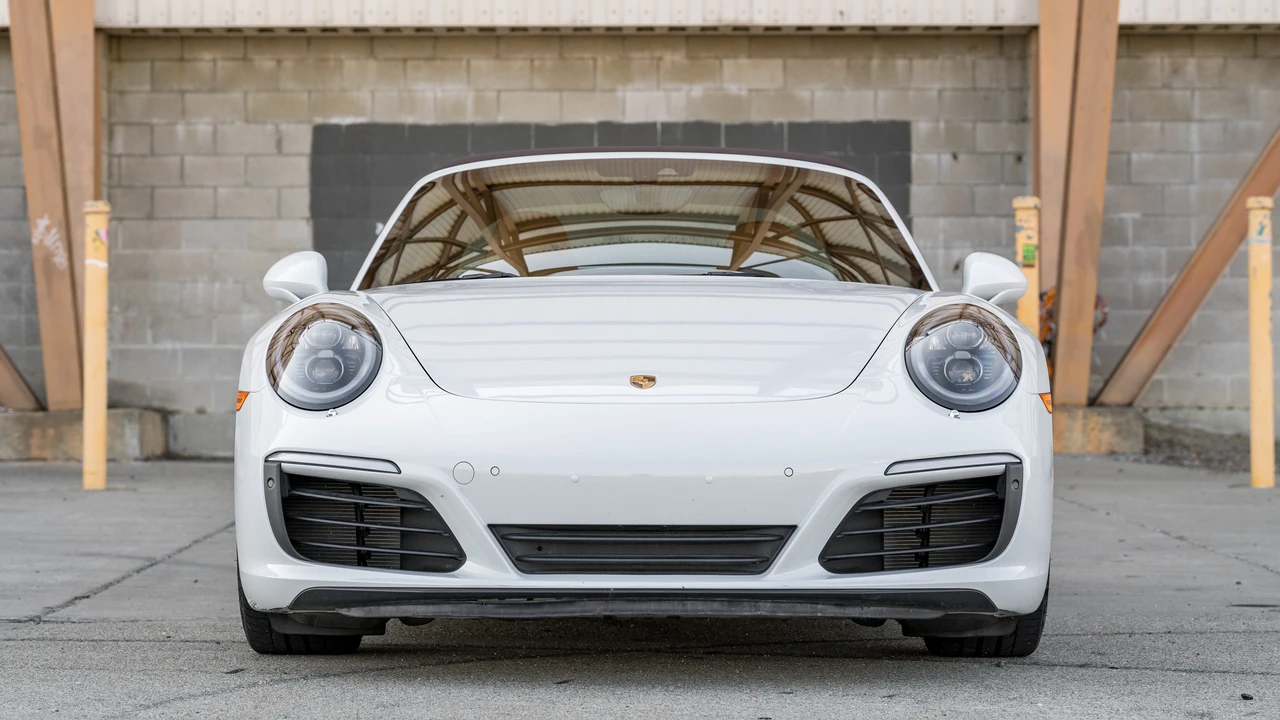 2017 Porsche 991 Targa 4 & 4S - Image 18 of 31