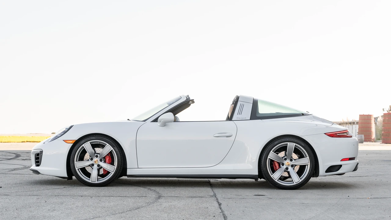2017 Porsche 991 Targa 4 & 4S - Image 22 of 31
