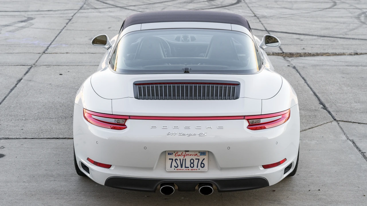 2017 Porsche 991 Targa 4 & 4S - Image 11 of 31