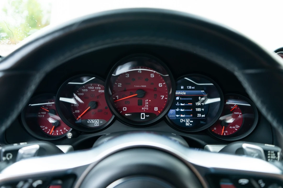 2017 Porsche 991 Targa 4 & 4S - Image 11 of 31