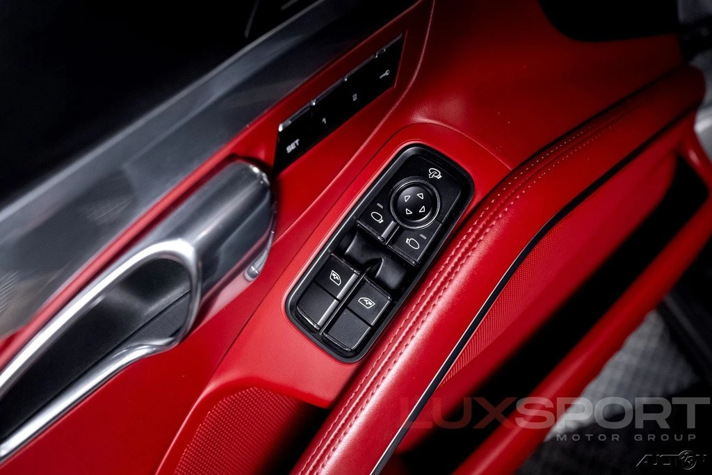 2017 Porsche 991 Targa 4 & 4S - Image 11 of 12