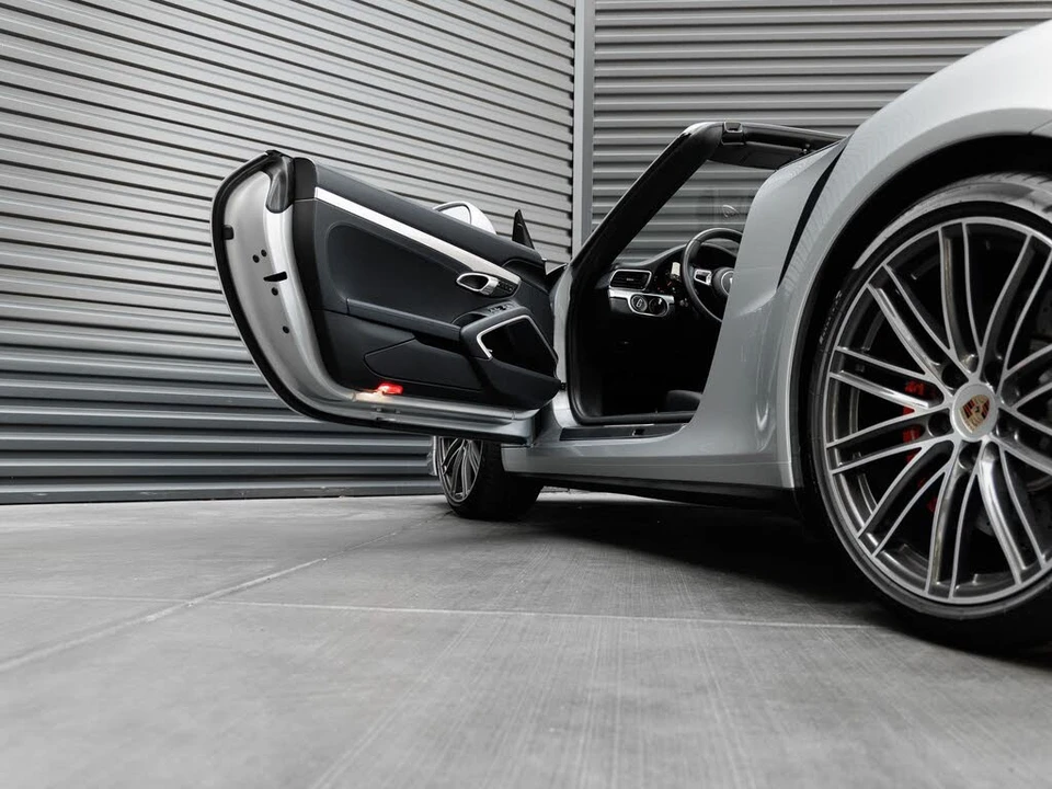 2017 Porsche 991 Turbo - Image 14 of 31