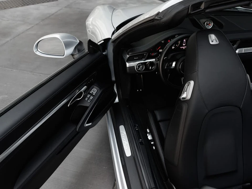 2017 Porsche 991 Turbo - Image 23 of 31