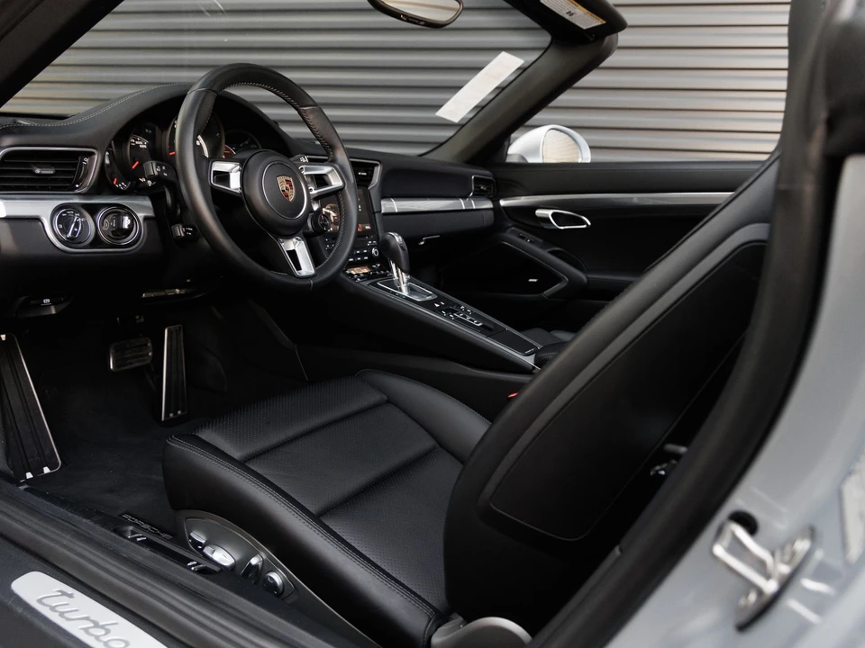 2017 Porsche 991 Turbo - Image 4 of 31