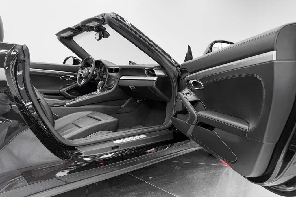 2017 Porsche 991 Turbo - Image 25 of 31