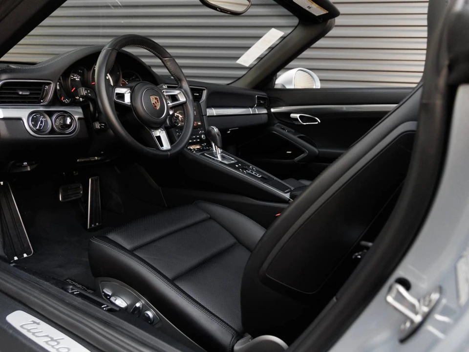 2017 Porsche 991 Turbo - Image 4 of 5