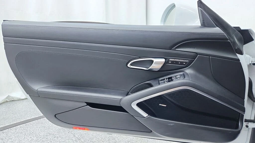 2017 Porsche 991 Turbo - Image 27 of 31