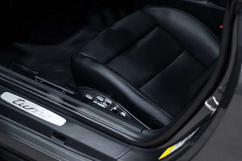 2017 Porsche 991 Turbo - Image 25 of 31