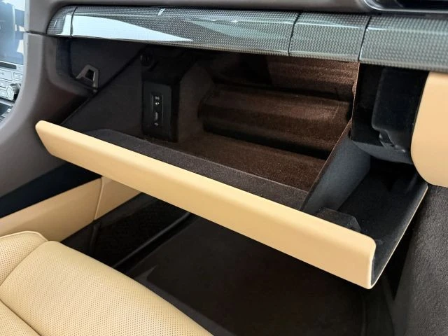 2017 Porsche - Image 29 of 31