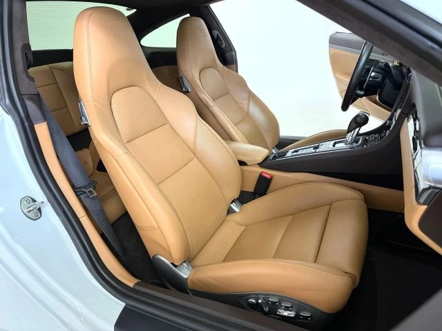 2017 Porsche - Image 27 of 31