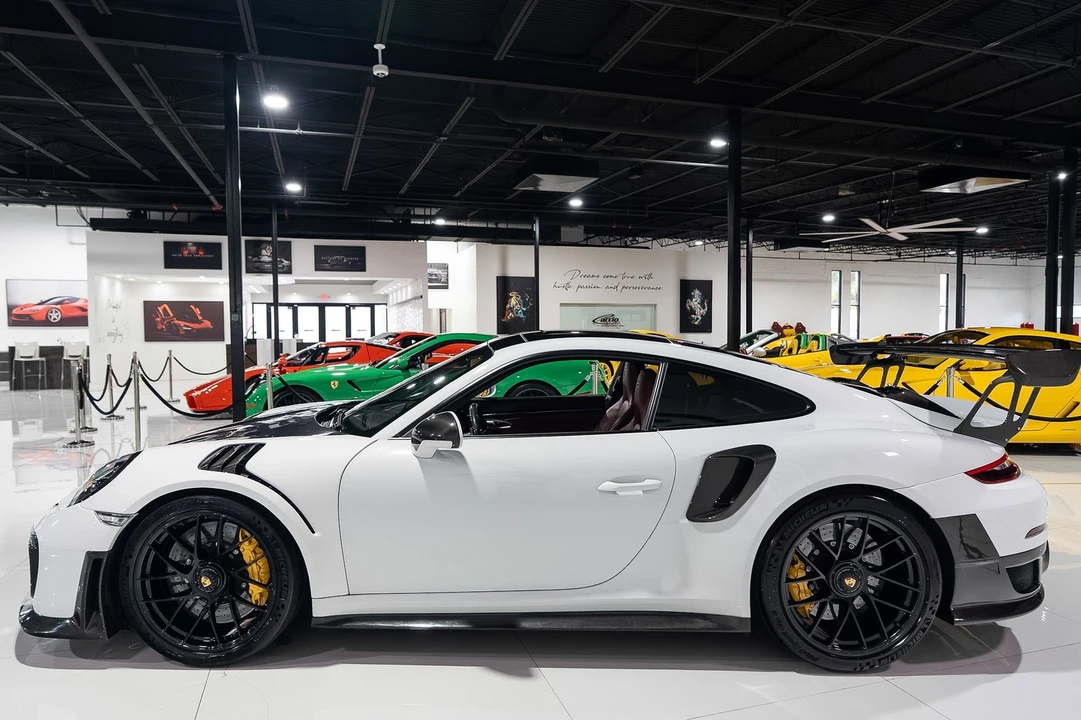 2017 Porsche 991 Turbo S - Image 4 of 31
