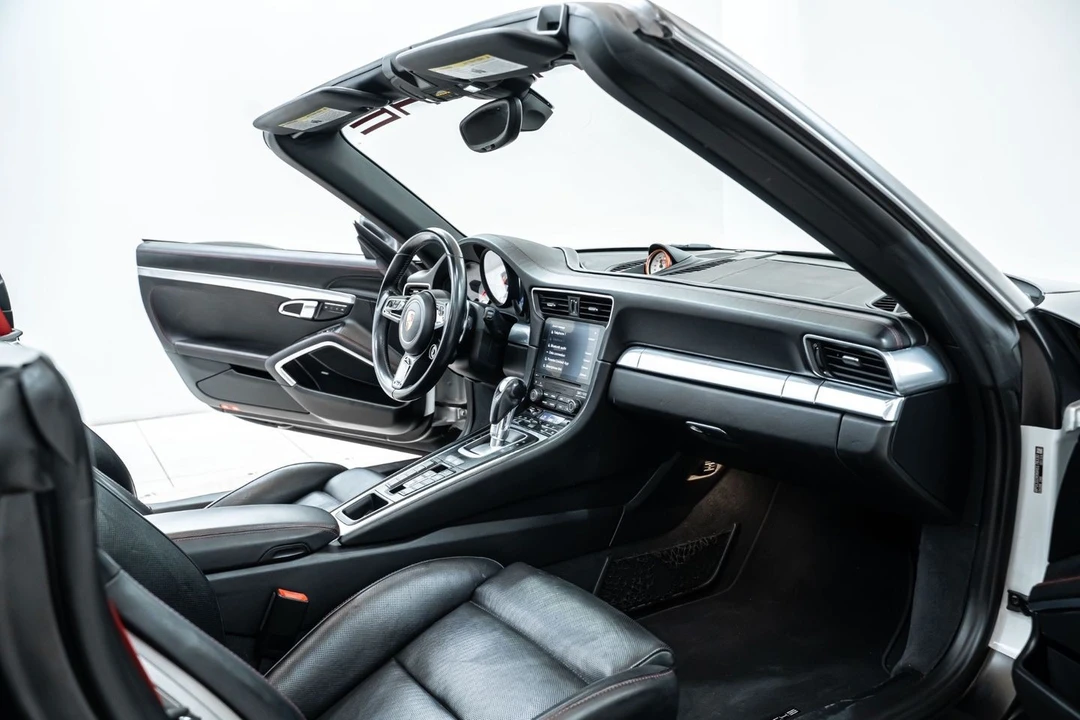 2017 Porsche 991 Turbo - Image 26 of 31