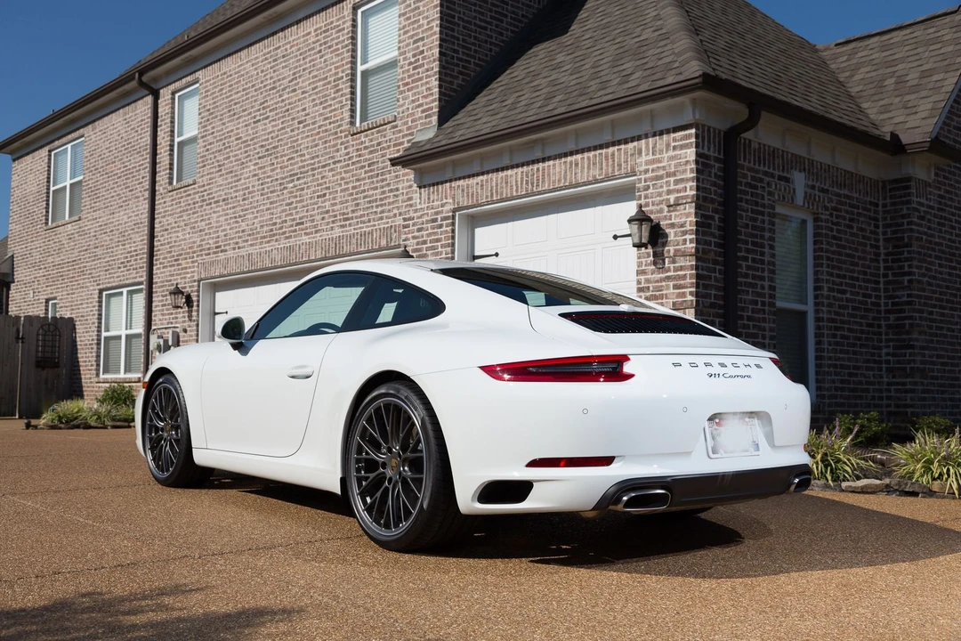 2017 Porsche 911 - Image 2 of 8