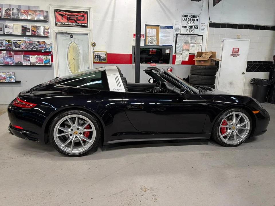 2017 Porsche 911 - Image 4 of 27