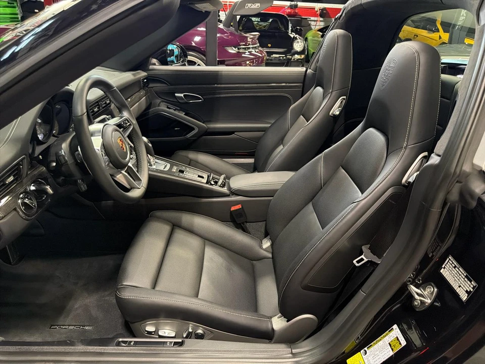 2017 Porsche 911 - Image 14 of 27