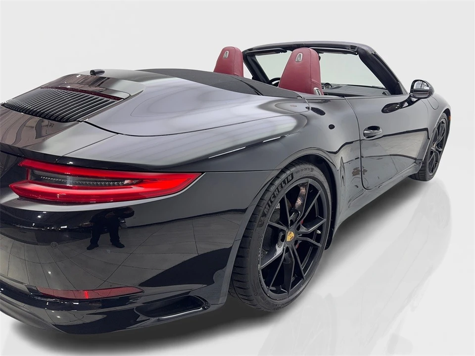 2017 Porsche 911 - Image 13 of 21