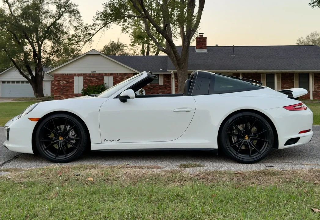 2017 Porsche 991 Targa 4 & 4S - Image 5 of 6