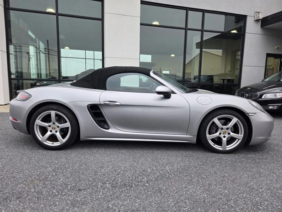 2017 Porsche 718 Boxster - Image 10 of 20