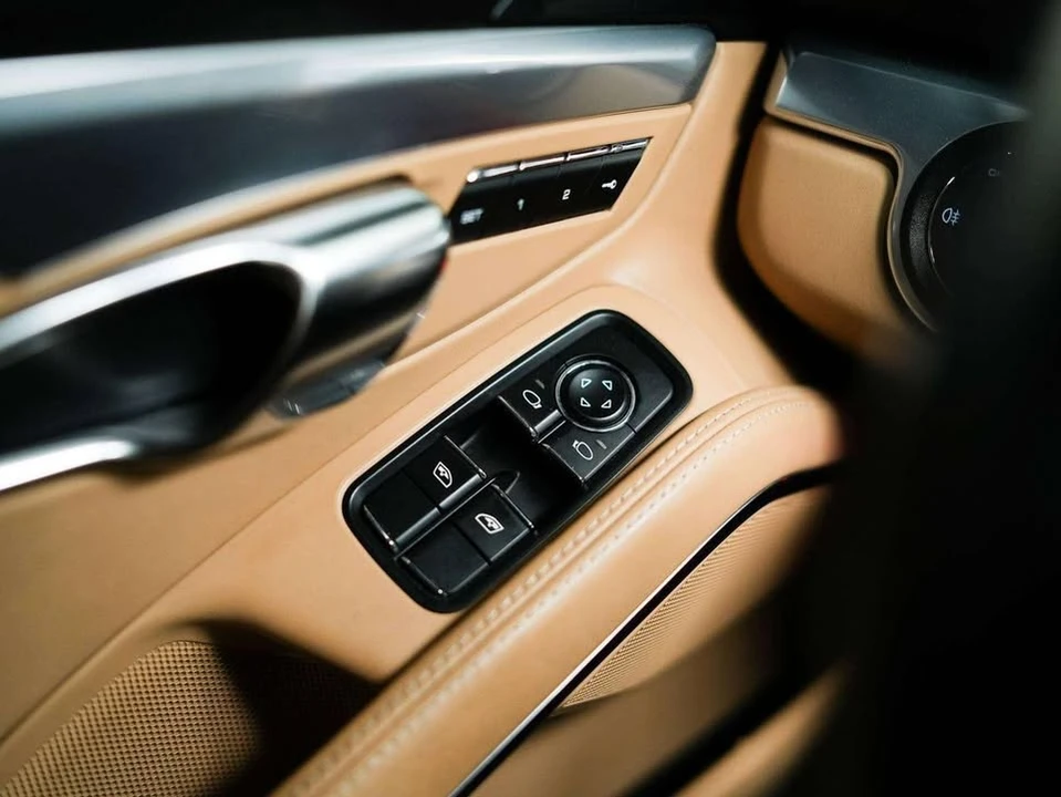 2017 Porsche 718 Boxster S - Image 11 of 20