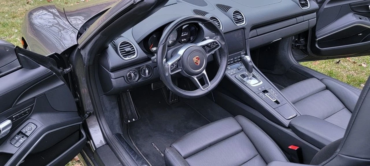 2017 Porsche 718 Boxster S - Image 3 of 4
