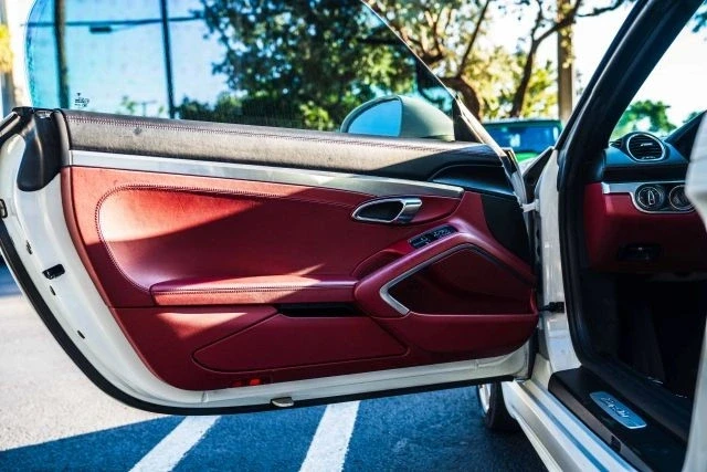 2017 Porsche 718 Boxster - Image 15 of 21