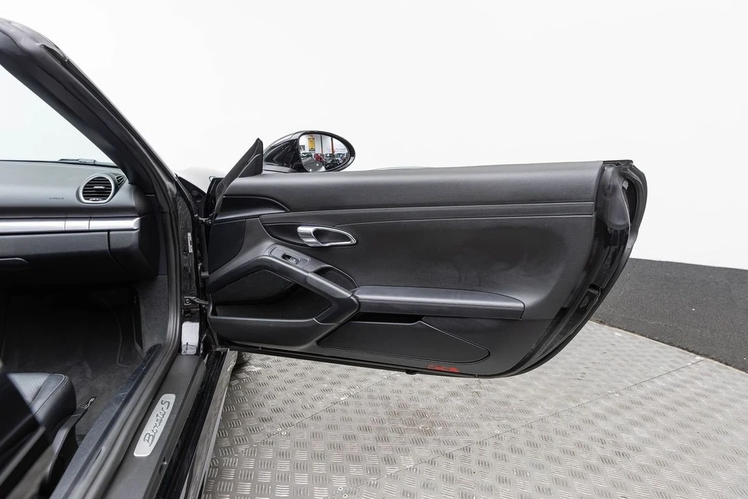 2017 Porsche 718 Boxster S - Image 15 of 31