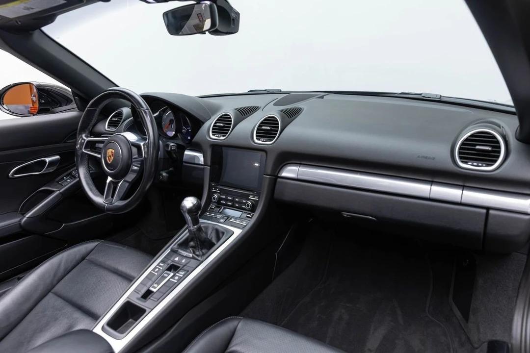 2017 Porsche 718 Boxster S - Image 19 of 31
