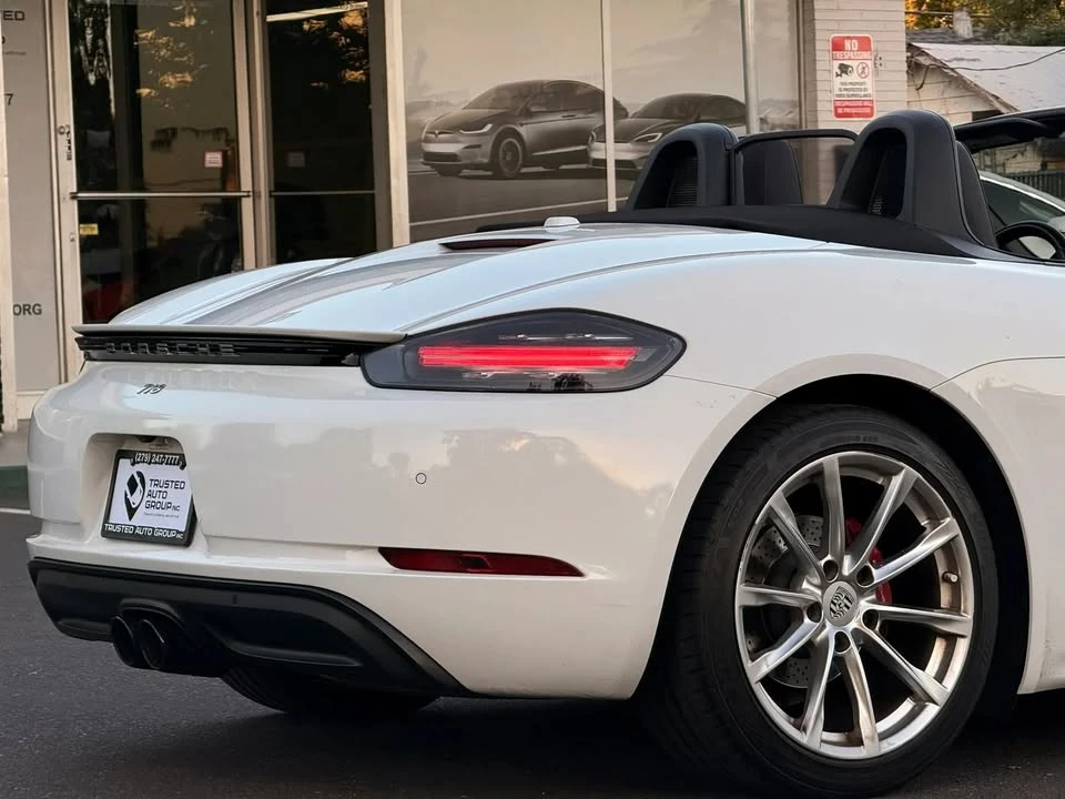 2017 Porsche 718 Boxster - Image 11 of 20