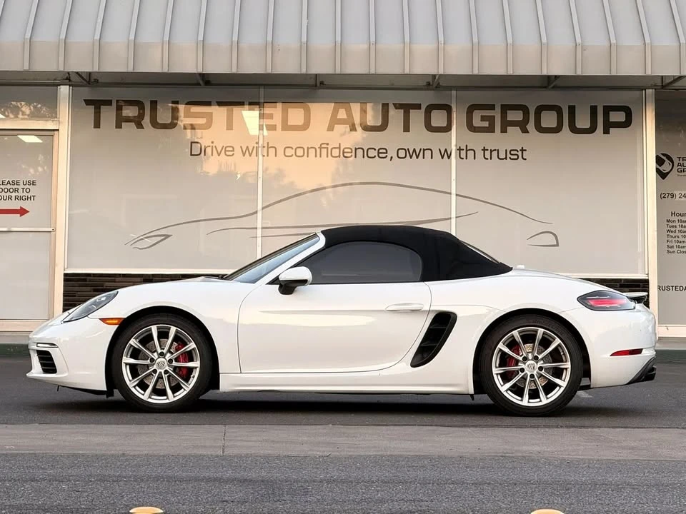 2017 Porsche 718 Boxster - Image 8 of 20