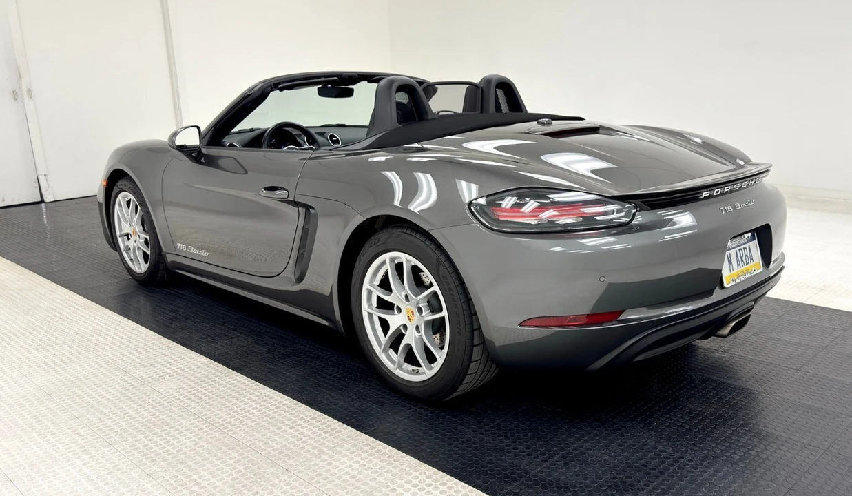 2017 Porsche 718 Boxster - Image 6 of 12