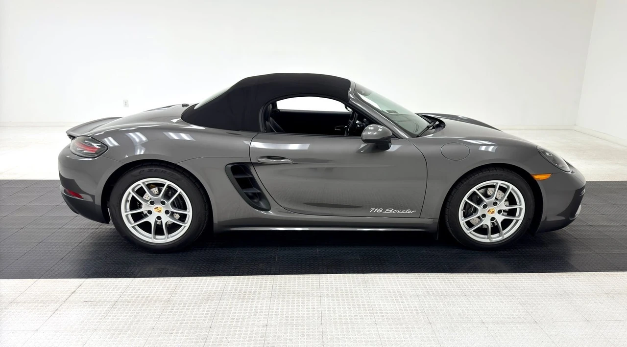 2017 Porsche 718 Boxster - Image 9 of 12