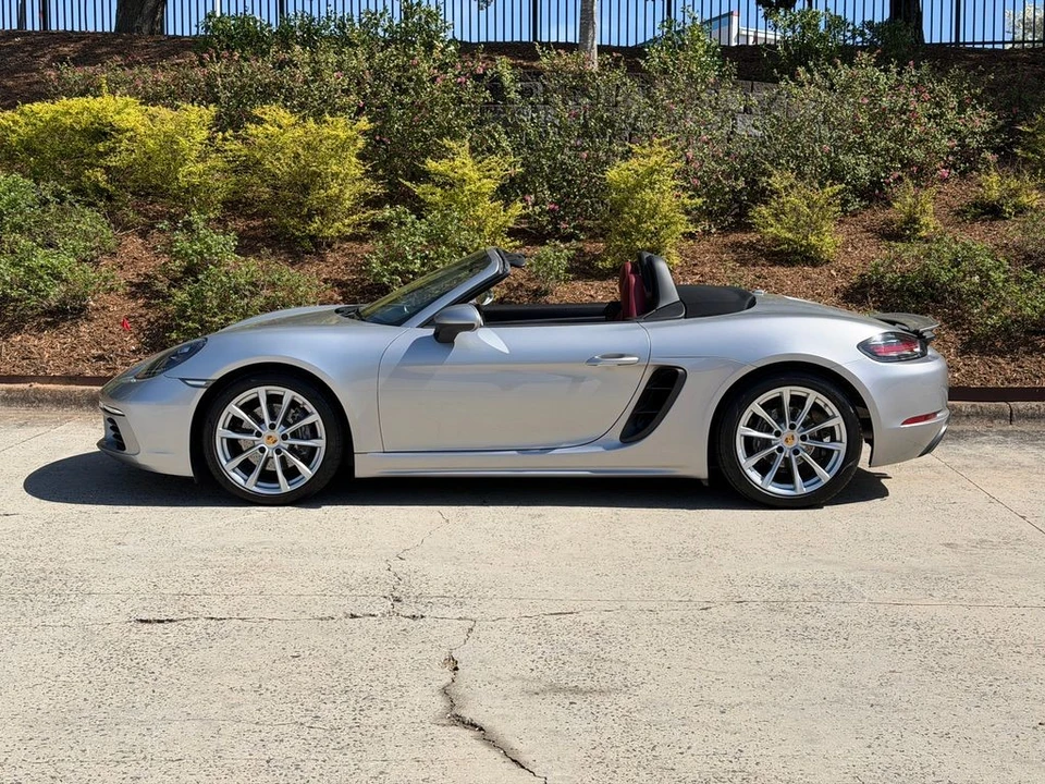 2017 Porsche 718 Boxster - Image 9 of 21