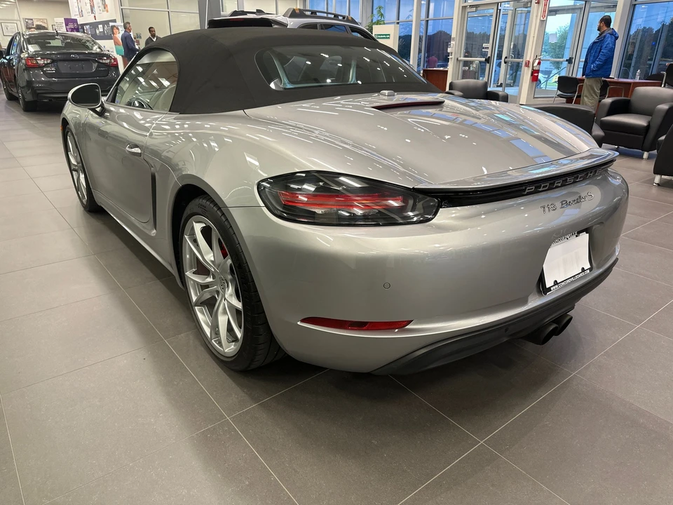 2017 Porsche 718 Boxster S - Image 6 of 7