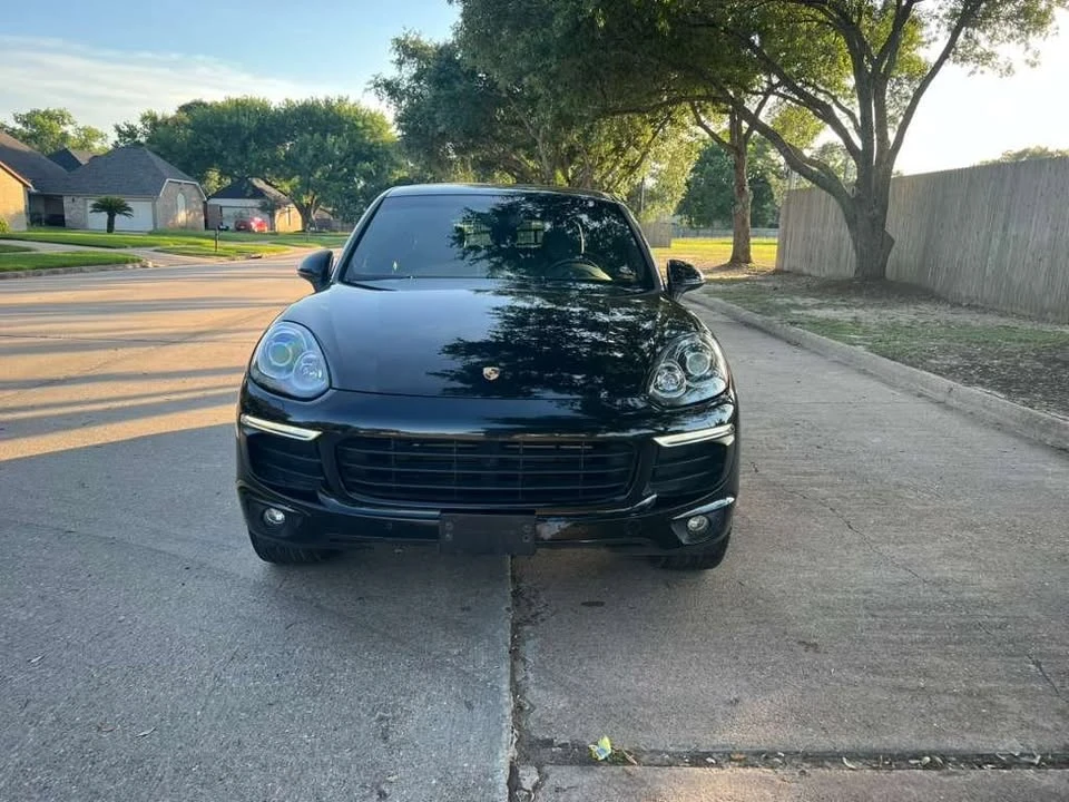 2017 Porsche 958 Cayenne - Image 2 of 14