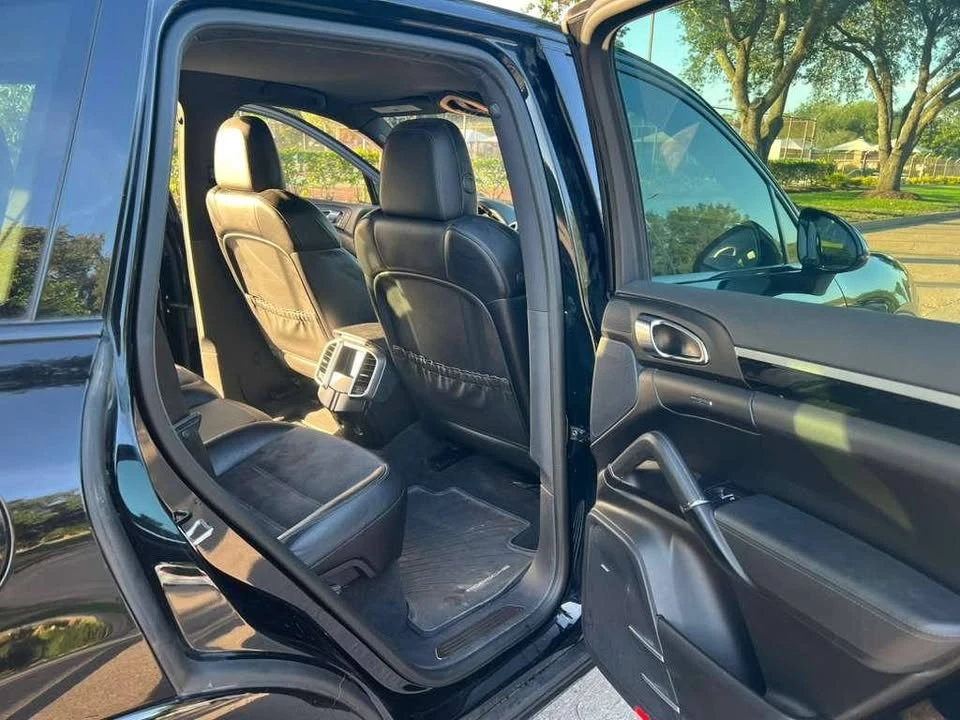 2017 Porsche 958 Cayenne - Image 10 of 14