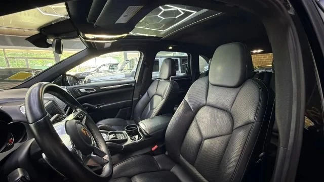2017 Porsche 958 Cayenne - Image 14 of 20