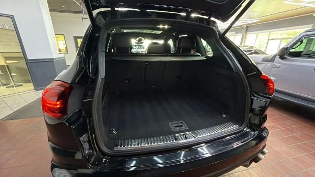 2017 Porsche 958 Cayenne - Image 10 of 20