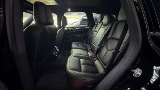 2017 Porsche 958 Cayenne - Image 11 of 20