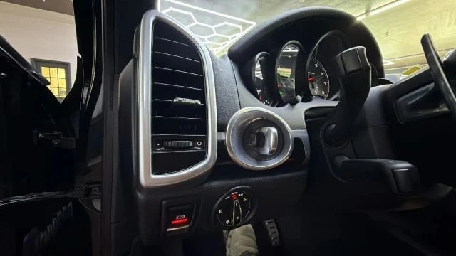 2017 Porsche 958 Cayenne - Image 18 of 20