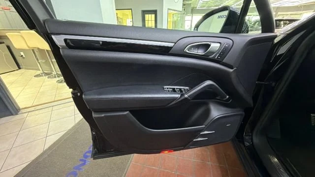 2017 Porsche 958 Cayenne - Image 12 of 20