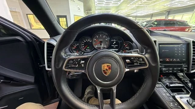 2017 Porsche 958 Cayenne - Image 16 of 20
