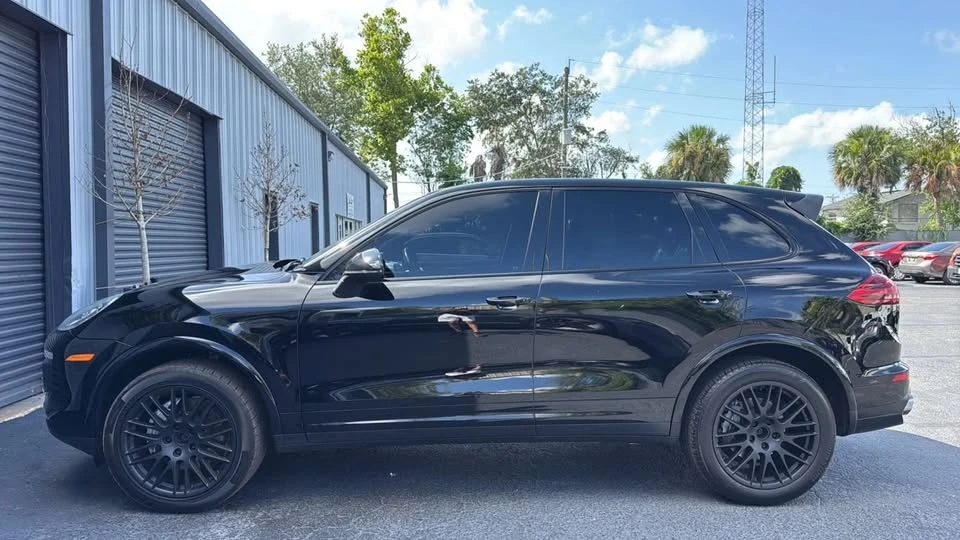 2017 Porsche 958 Cayenne - Image 2 of 11