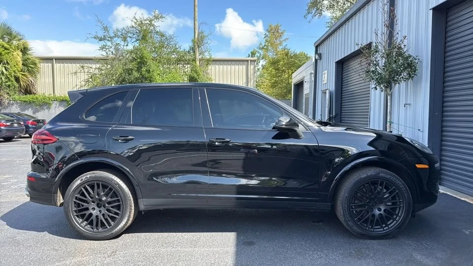 2017 Porsche 958 Cayenne - Image 4 of 11