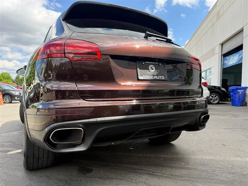2017 Porsche 958 Cayenne - Image 10 of 20